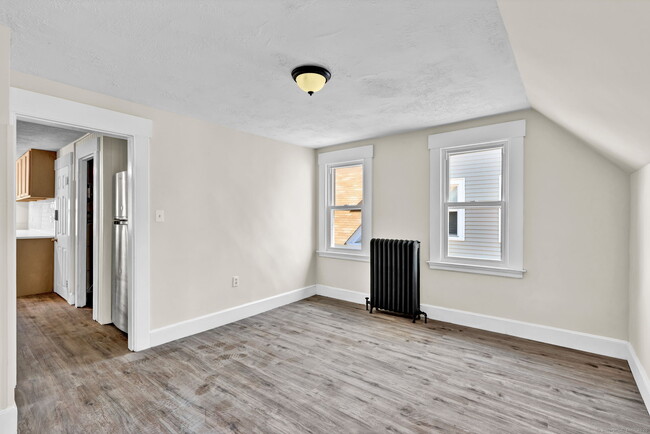 Building Photo - 253 Chatham St