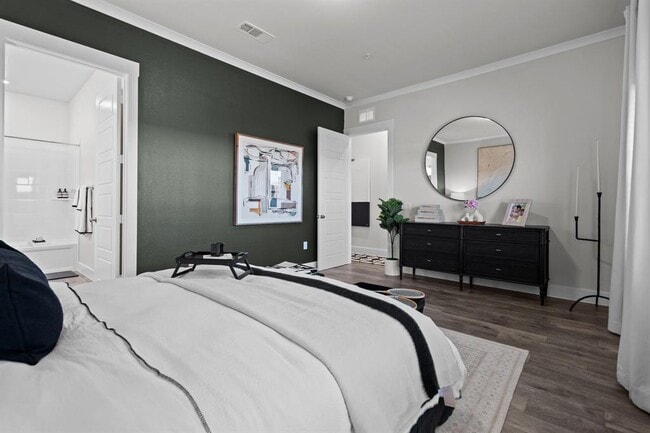 Building Photo - 476 Suffield Dr