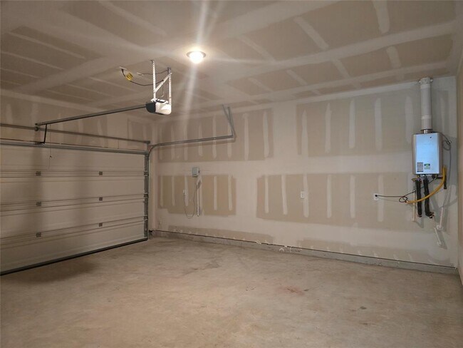 Building Photo - 229 Mets Wy