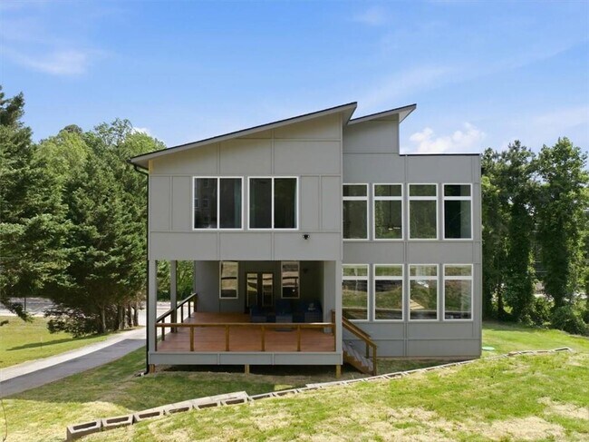 Building Photo - 4107 Danforth Rd SW