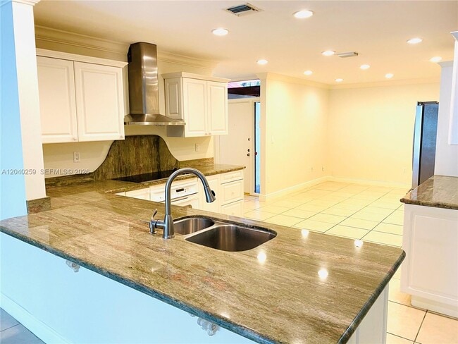 Building Photo - 15187 Loch Isle Dr W