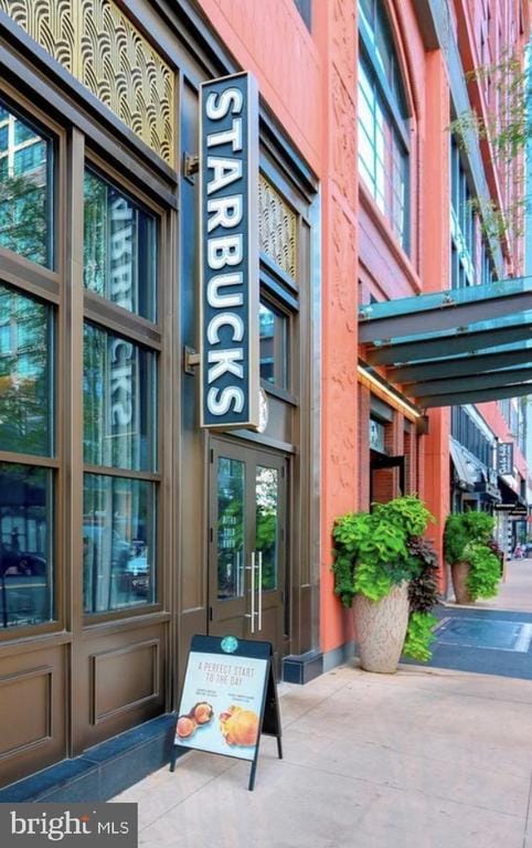 Building Photo - 7000 Old Cabin Ln