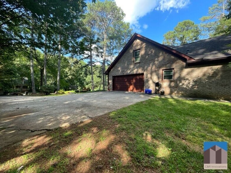 Building Photo - 6132 Millstone Run