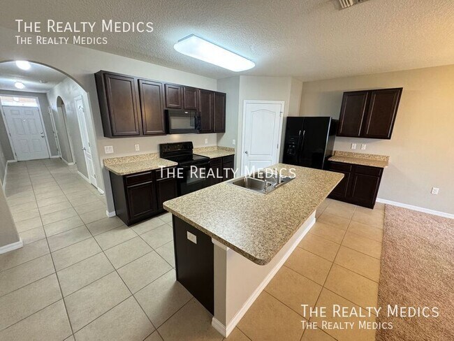 Building Photo - 1665 Laurel Oaks Dr