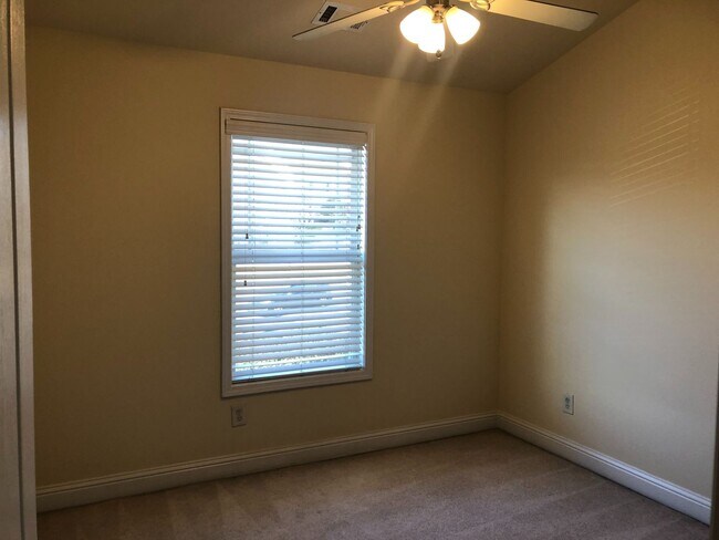 Building Photo - PRE-LEASING FOR AUGUST 10TH, 2026!