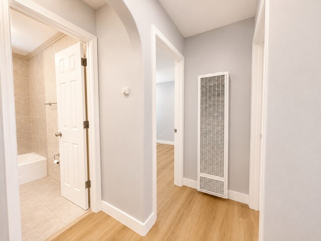 Building Photo - 4727 Redland Dr