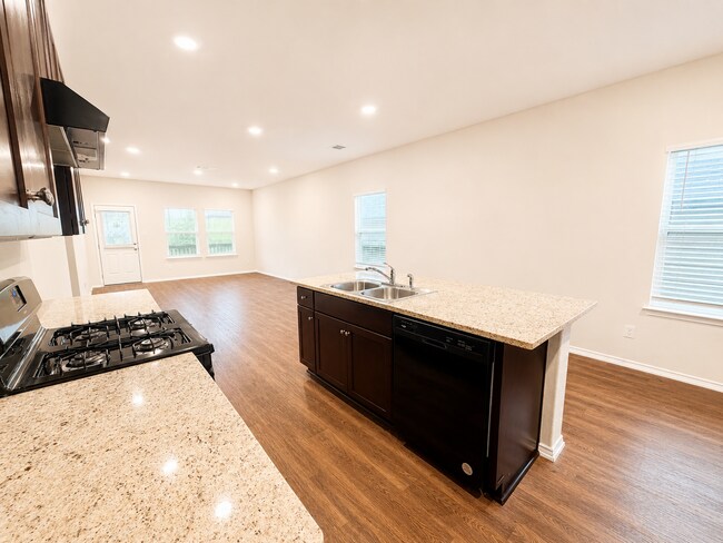 Building Photo - Beautiful 4-bedroom home in Riverstone at Westpointe featuring 2 spacious living areas, a downsta...