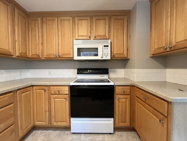 Building Photo - Charming Classic Two-Bedroom Portland Home with Bright Living Spaces, Updated Kitchen & Bonus Bas...