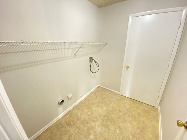 Building Photo - 12948 Broakfield Cir