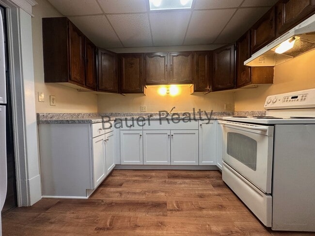 Building Photo - 2 Bedroom Home