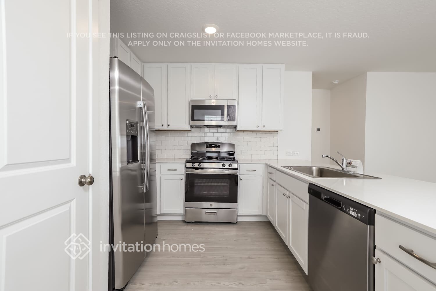 Building Photo - 3225 Roslyn Grist