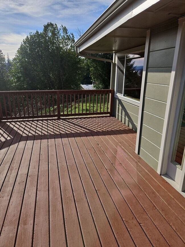 Building Photo - North Bend 3 bed/2 ba with stunning views!