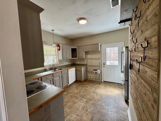 Building Photo - 2008 Marvin Ave