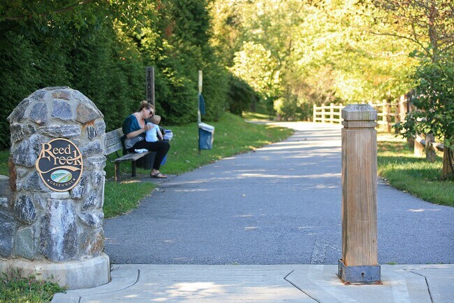 Just a few steps from greenway that leads into downtown Asheville. - 60 Barnard Avenue