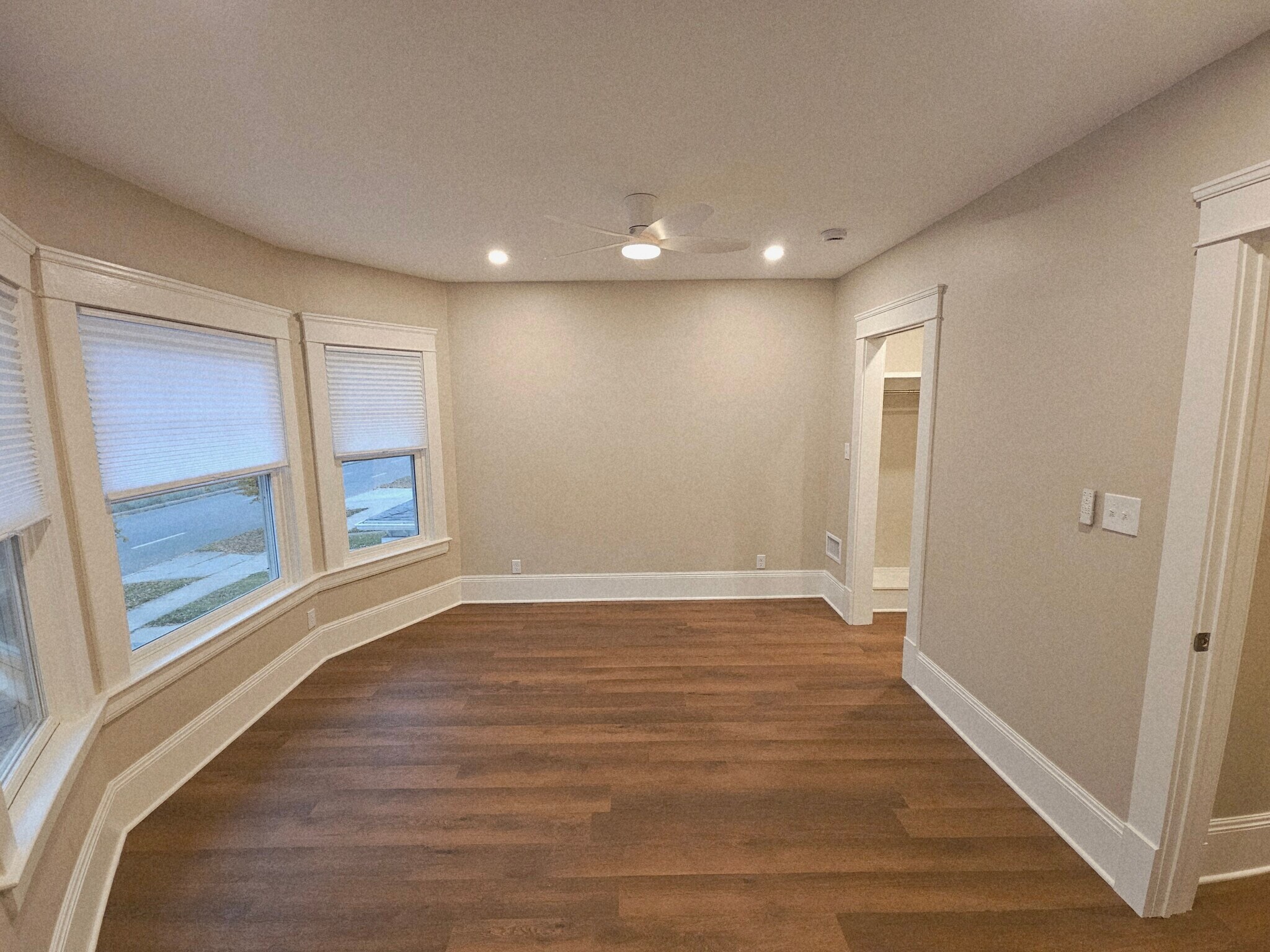 Building Photo - 9715 Clifton Blvd