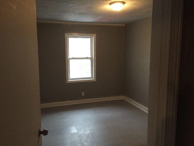 Building Photo - 1606 N Patterson Ave