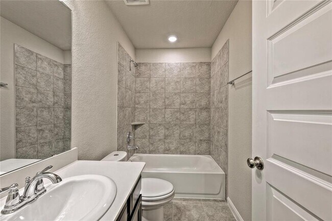 Building Photo - 17502 Rosette Grass Dr