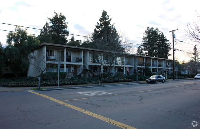 Primary Photo - 522 Matheson St