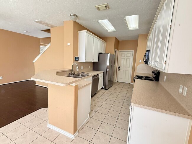 Building Photo - 14311 Mirkwood Ln