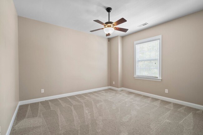 Building Photo - Stunning rental home in beautiful Ardrey Crest