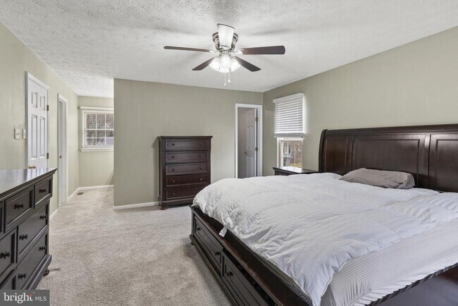 Building Photo - 6018 River Birch Ct