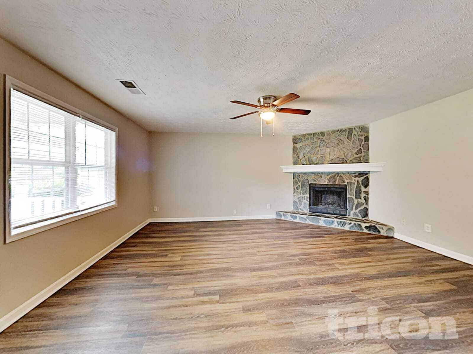 Building Photo - 211 Robin Ln