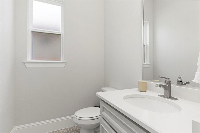 Building Photo - 316 Coldwater Creek Ct