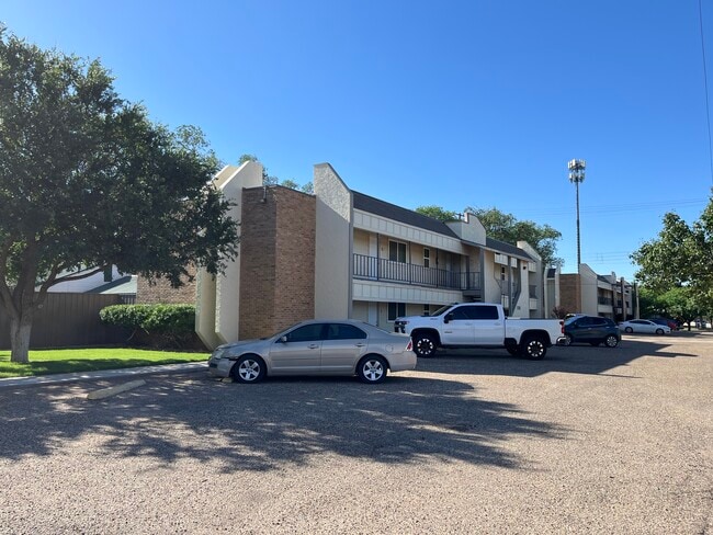 Primary Photo - Olympian Apartments