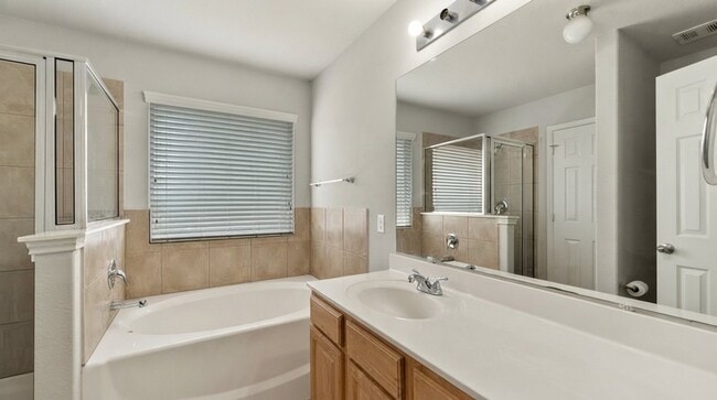 Building Photo - 10306 Pinehurst Run