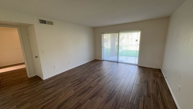 Building Photo - 55+ Community in Dreamland Manor