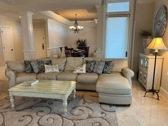 Building Photo - Walk to the Beach from this Furnished and Renovated Condo!