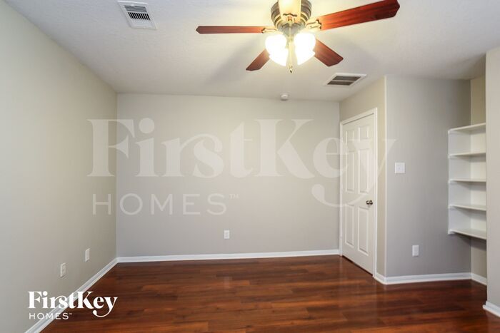 Building Photo - 7819 Adonis Ave