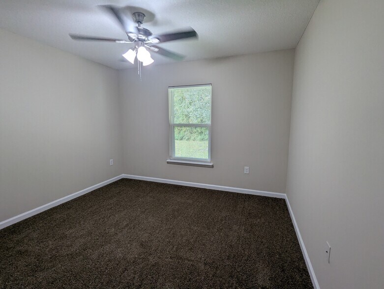 Building Photo - 114 Plantation Point Dr