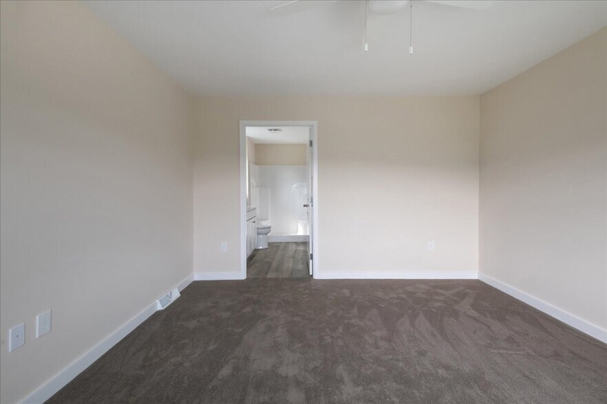 Building Photo - 14 Payton Ln