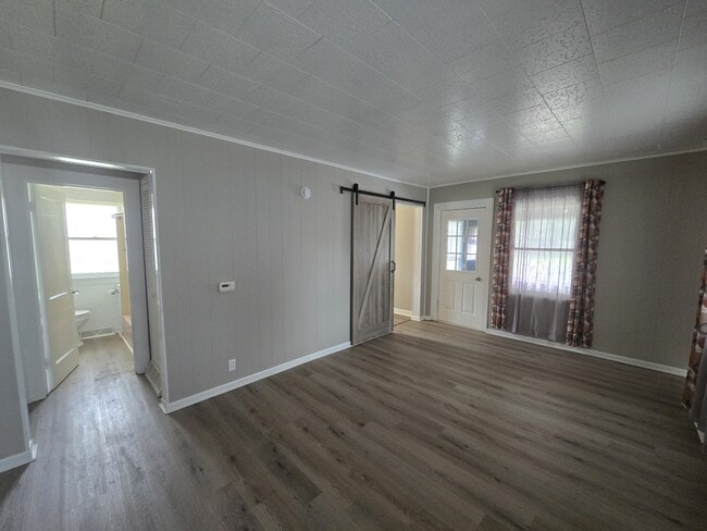 Building Photo - 1124 Kern St