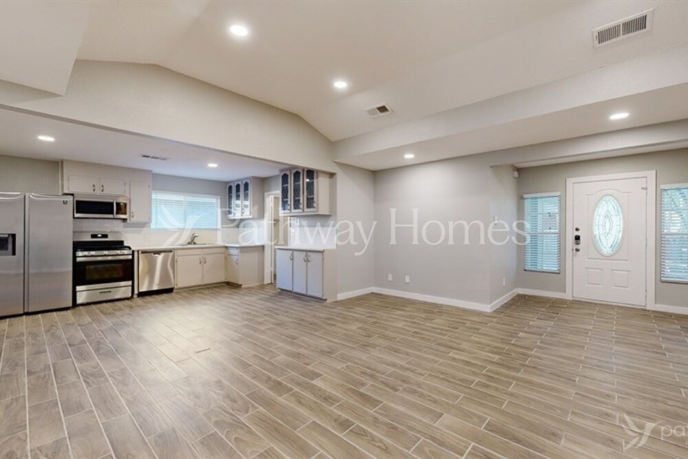 Building Photo - 3914 Winston Dr