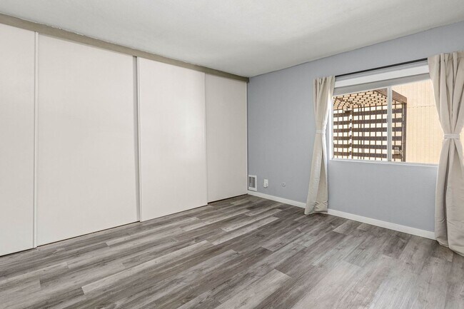 Building Photo - 8022 Linda Vista Rd