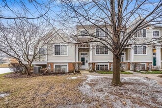 Building Photo - Three Bedroom Two Story Townhome