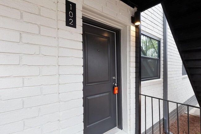 Building Photo - 396 Linden Ave NE