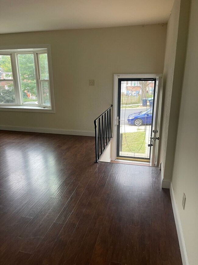 Building Photo - Alban Park Townhome