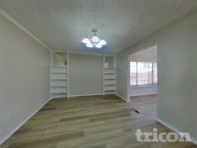 Building Photo - 2878 Goldy Way