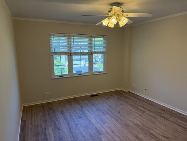 Building Photo - 575 Capital Ln