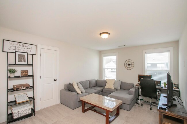 Building Photo - 170 Portico Pl
