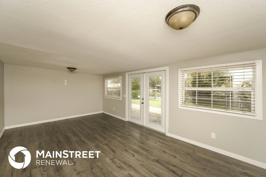 Building Photo - 8107 Blue Finch Way