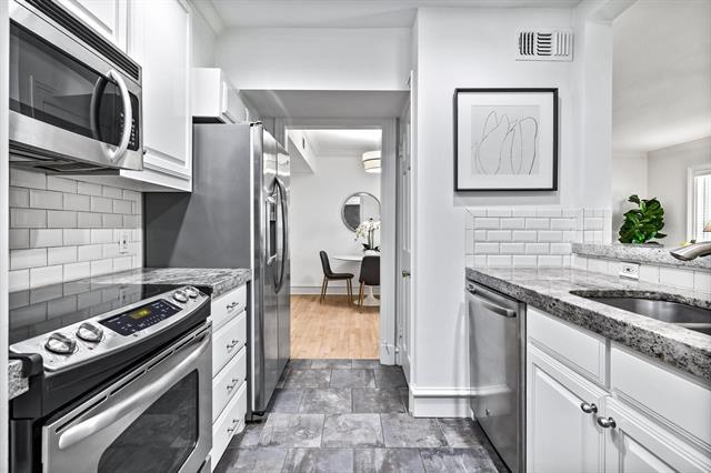 Building Photo - 4538 Roland Ave