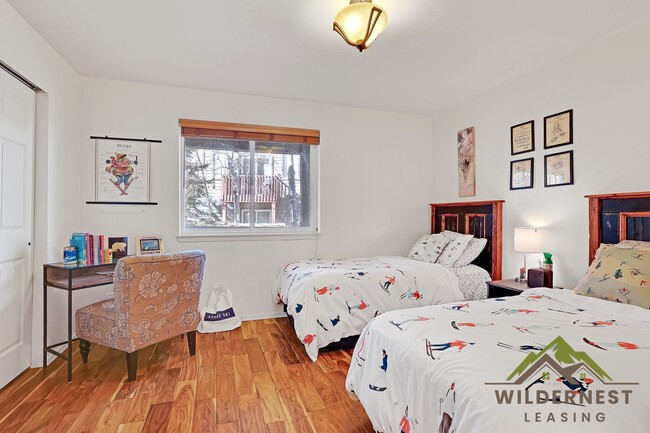 Building Photo - WINTER RENTAL, Utilities included- Gorgeous Townhome with Garage