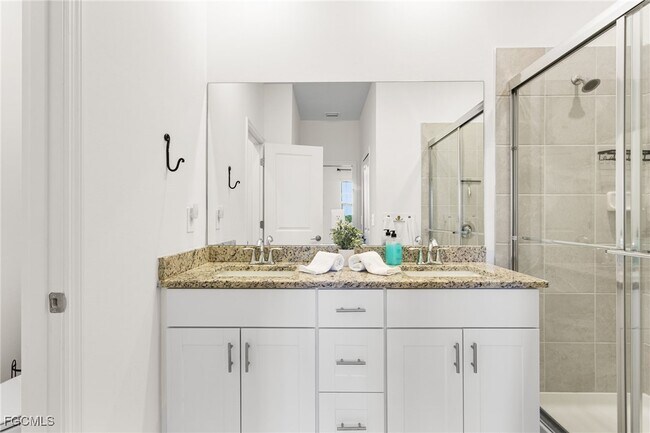 Building Photo - 14275 Pine Lodge Ln