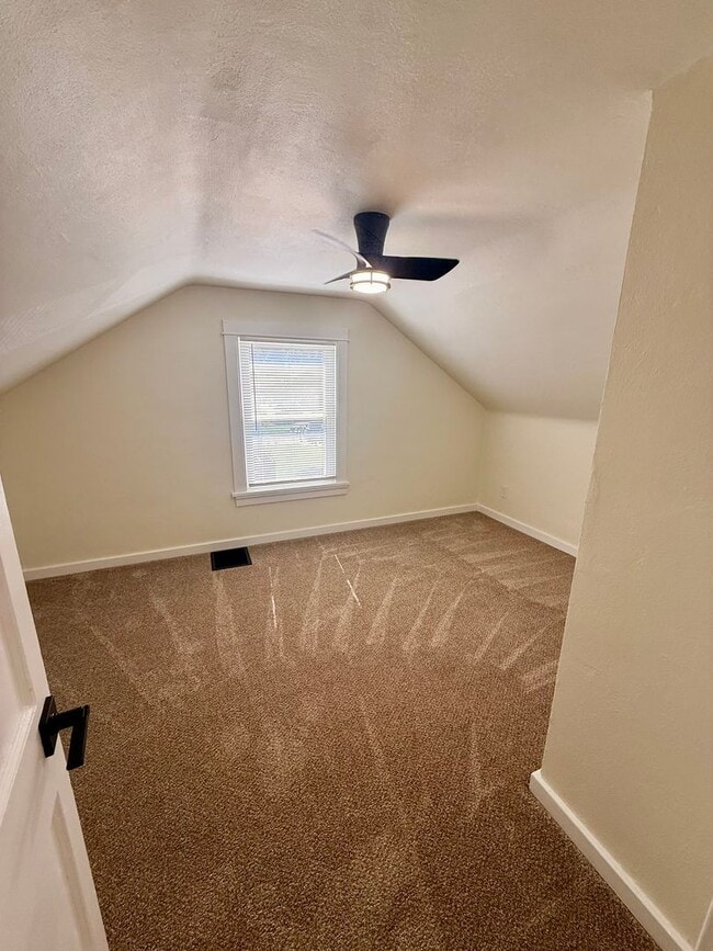Building Photo - Gorgeous Updated 3BR Home | Granite Countertops | Detached Garage | Huge Backyard