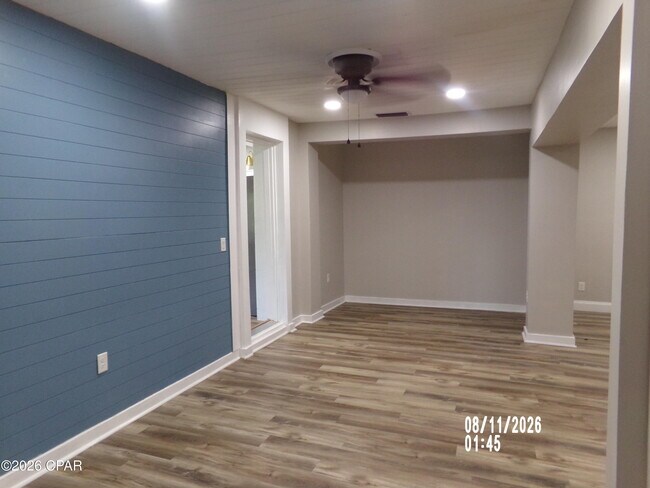 Building Photo - 6530 Dahlia Dr