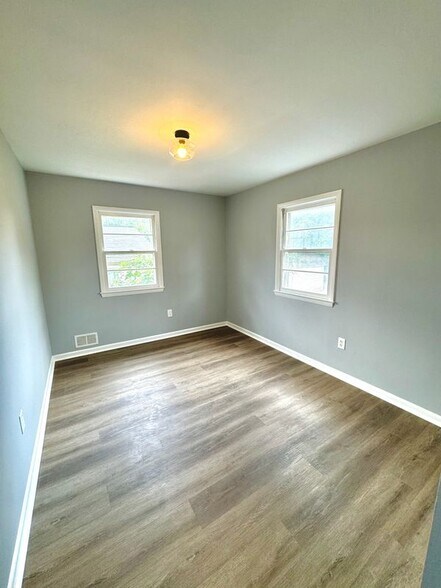Building Photo - 4917 Manheim Ave